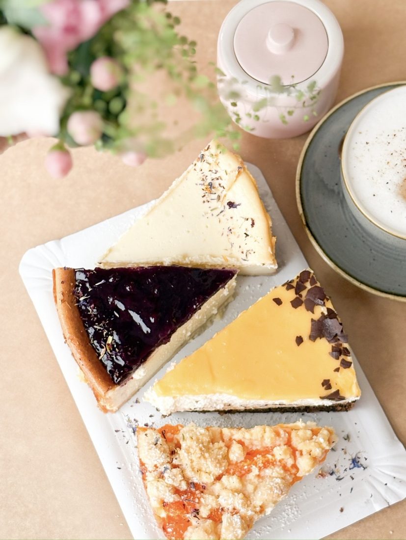 Kuchenauswahl auf dem Tablett