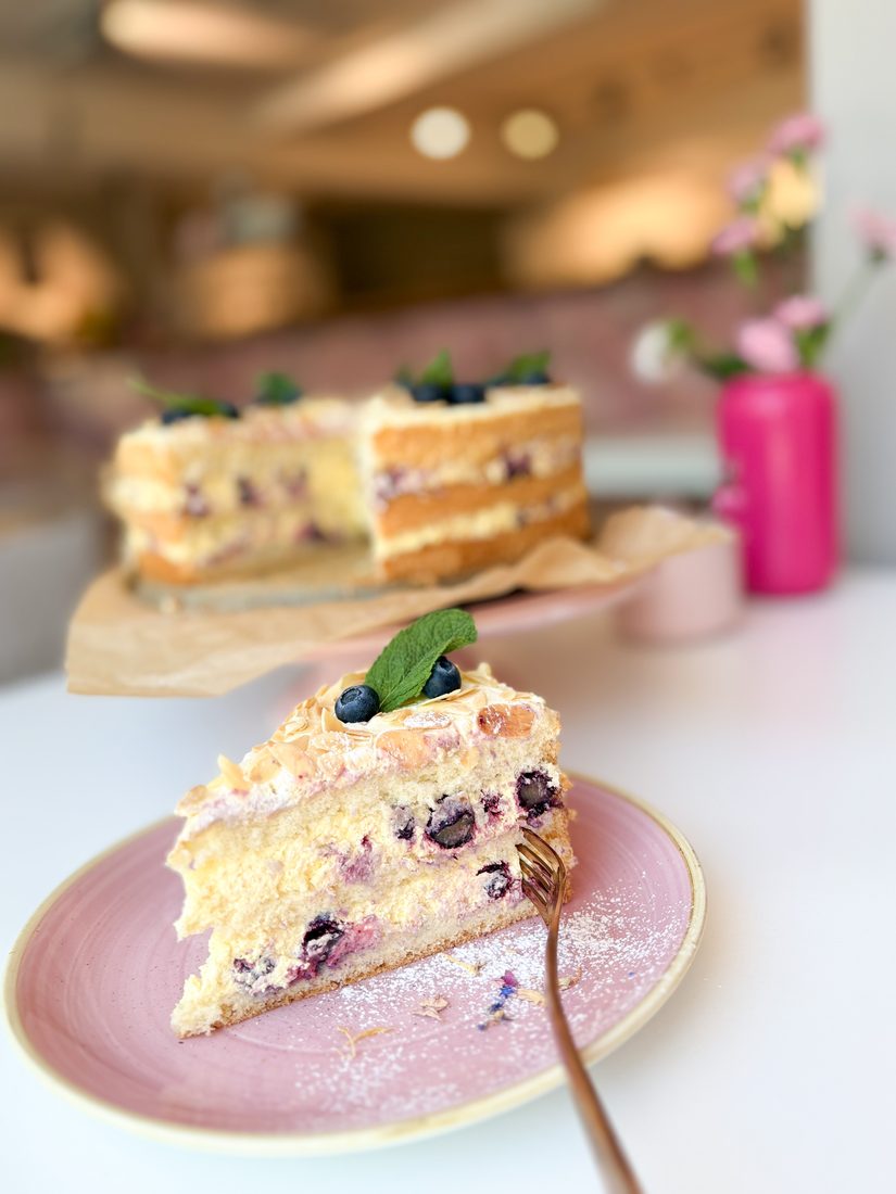 Heidelbeer-Joghurt-Torte