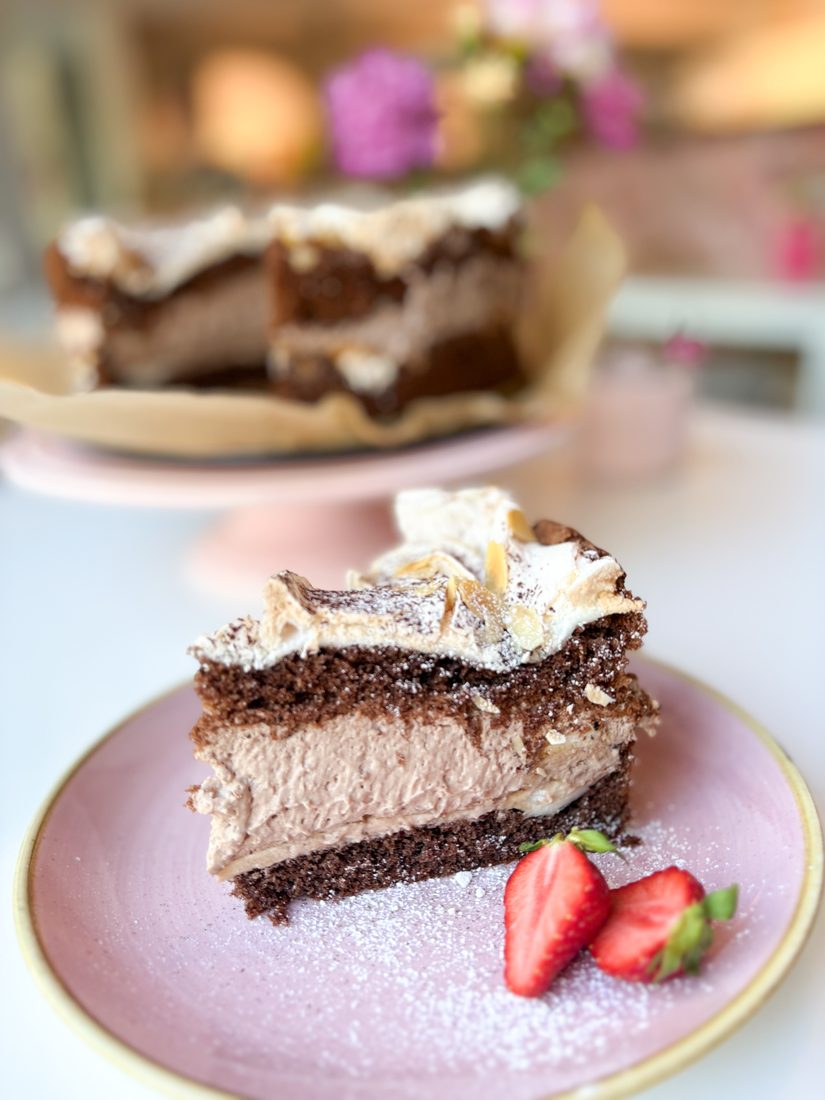 Mousse-Torte mit Erdbeeren